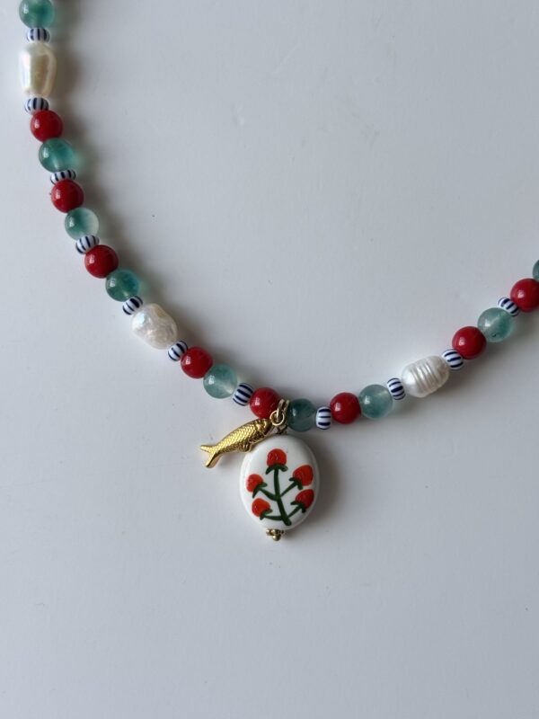 Collar Bloom Berry
